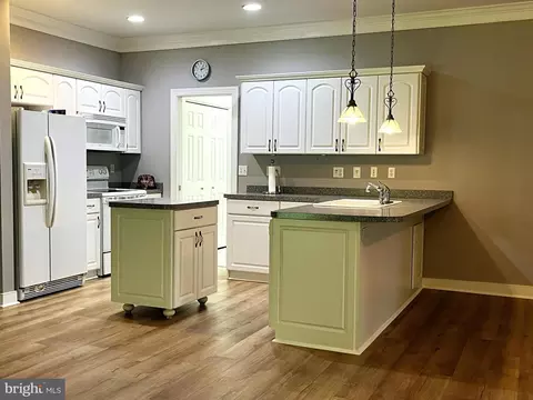 Kitchen - 2 Huckleberry Dr #59, Georgetown, DE 19947 photo 2 of 3