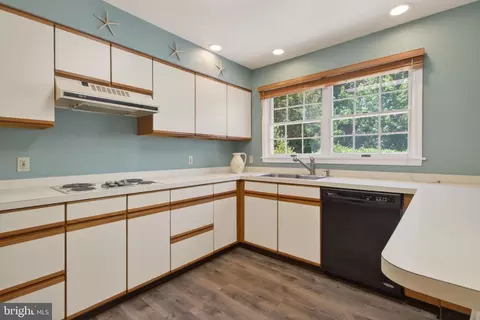 Kitchen - 118 S Orlando Ave, Ocean View, DE 19970 photo 3 of 5