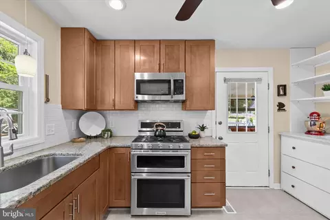 Kitchen - 19 Apache Ave, Millsboro, DE 19966 photo 2 of 4