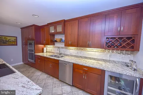 Kitchen - 39 N Primrose Ln, Ocean View, DE 19970 photo 4 of 5