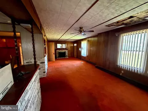 Living - 8724 Roosevelt St, Seaford, DE 19973 photo 2 of 3