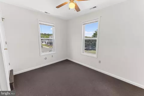 Bedroom - 102 Delaware Ave, Delmar, DE 19940 photo 5 of 6