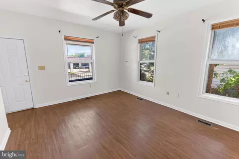 Living - 102 Delaware Ave, Delmar, DE 19940 photo 1 of 4