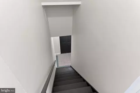 Entry Way - 102 Delaware Ave, Delmar, DE 19940 photo 9 of 11