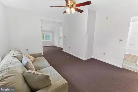 Living - 102 Delaware Ave, Delmar, DE 19940 photo 4 of 4