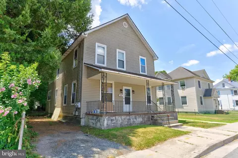 102 Delaware Ave, Delmar, DE 19940