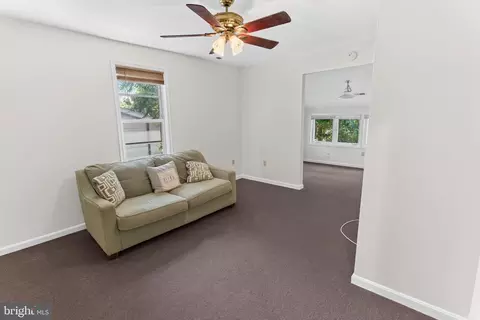 Entry Way - 102 Delaware Ave, Delmar, DE 19940 photo 11 of 11