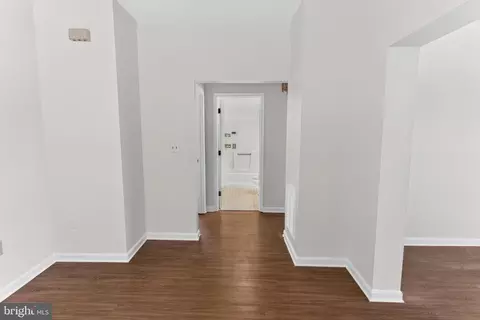 Entry Way - 102 Delaware Ave, Delmar, DE 19940 photo 6 of 11