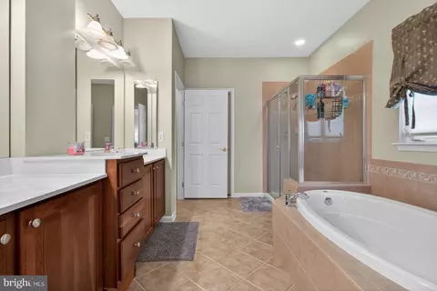 Bath - 17804 Seashore Dr, Lewes, DE 19958 photo 1 of 5