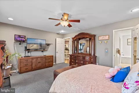 Bedroom - 32732 Tussock Dr, Laurel, DE 19956 photo 2 of 5