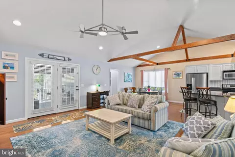 Living - 32732 Tussock Dr, Laurel, DE 19956 photo 2 of 3