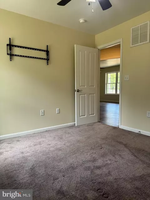 Bedroom - 6461 Pleasant Dr, Laurel, DE 19956 photo 3 of 5
