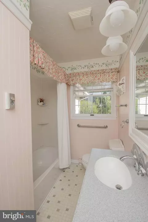 Bath - 101 Nelson Ave, Georgetown, DE 19947 photo 3 of 3