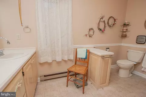 Bath - 101 Nelson Ave, Georgetown, DE 19947 photo 2 of 3