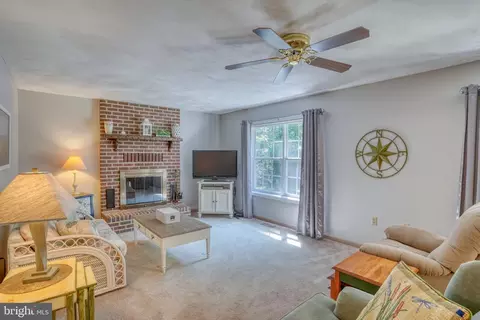 Living - 22685 Huff Rd, Milton, DE 19968 photo 1 of 4