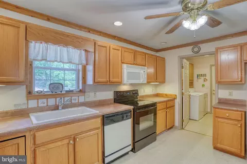 Kitchen - 22685 Huff Rd, Milton, DE 19968 photo 3 of 5