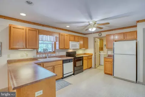 Kitchen - 22685 Huff Rd, Milton, DE 19968 photo 2 of 5