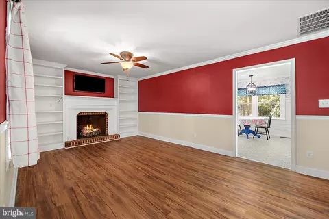 Living - 16455 Quail Run Dr, Laurel, DE 19956 photo 4 of 4