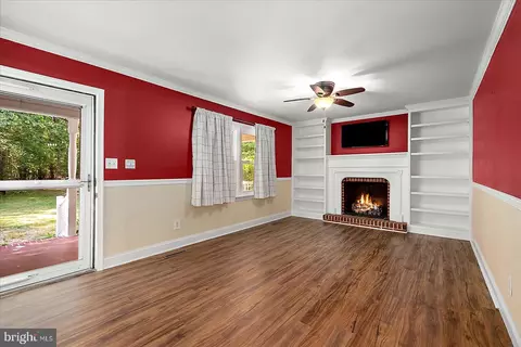 Living - 16455 Quail Run Dr, Laurel, DE 19956 photo 1 of 4
