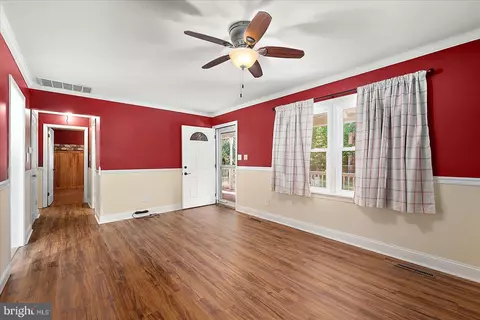 Living - 16455 Quail Run Dr, Laurel, DE 19956 photo 2 of 4