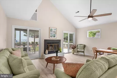 Living - 432 Collins St, Bethany Beach, DE 19930 photo 2 of 4