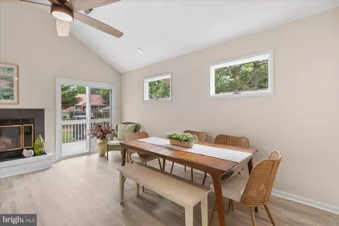 Dining - 432 Collins St, Bethany Beach, DE 19930 photo 2 of 2