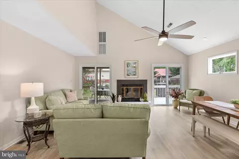 Living - 432 Collins St, Bethany Beach, DE 19930 photo 1 of 4