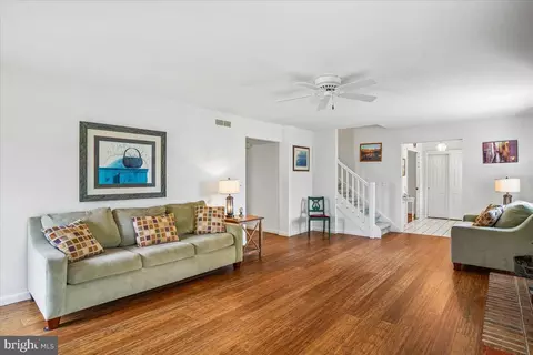 Living - 126 Naomi Dr, Ocean View, DE 19970 photo 3 of 4