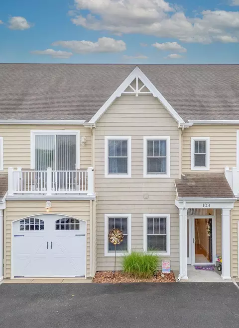 2 Smithfield Ct #103, Ocean View, DE 19970