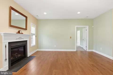 Living - 7 Frankenberry Dr, Georgetown, DE 19947 photo 2 of 3