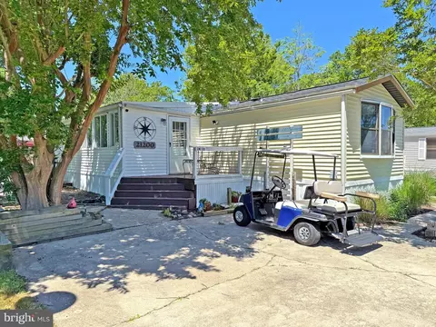 21200 N St #N-12, Rehoboth Beach, DE 19971