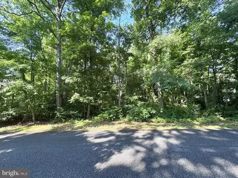 3 Woodland Dr, Seaford, DE 19973