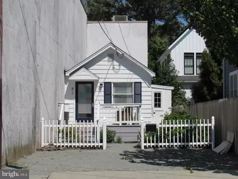 81 Lake Ave, Rehoboth Beach, DE 19971