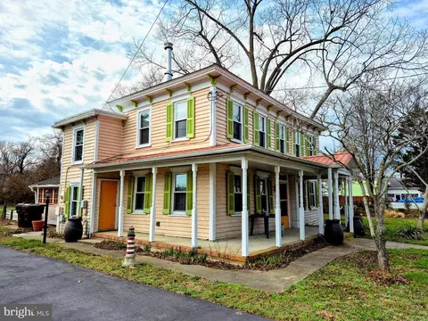 14 Main St, Frankford, DE 19945