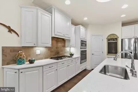 Kitchen - 37489 Venezia Ct, Ocean View, DE 19970 photo 4 of 4