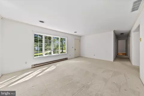 Living - 37504 Susan St, Ocean View, DE 19970 photo 3 of 5