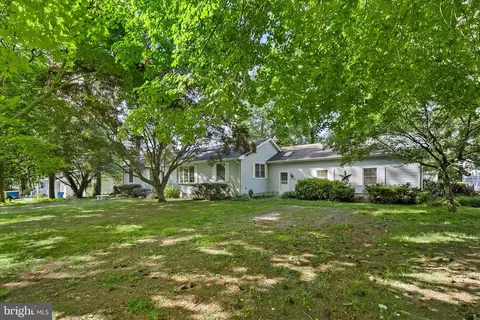 Exterior - 37504 Susan St, Ocean View, DE 19970 photo 7 of 13