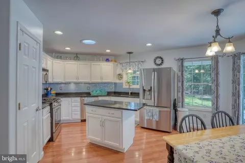 Kitchen - 25399 Sturgis Ln, Georgetown, DE 19947 photo 1 of 3