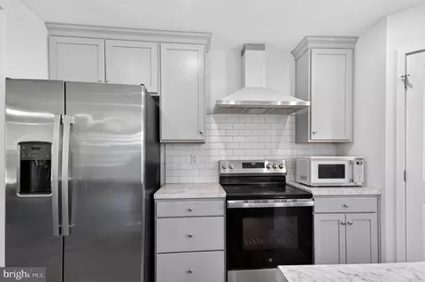 Kitchen - 16910 Pepperbox Rd, Laurel, DE 19956 photo 2 of 2