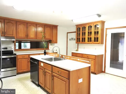 Kitchen - 2 S Shore Dr, Lincoln, DE 19960 photo 4 of 4