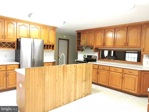 Kitchen - 2 S Shore Dr, Lincoln, DE 19960 photo 3 of 4