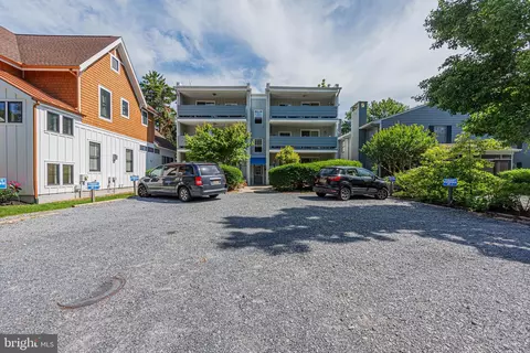 72 Sussex St, Rehoboth Beach, DE 19971