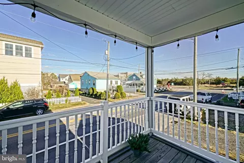 Exterior - 100 Cedar St, Lewes, DE 19958 photo 3 of 9