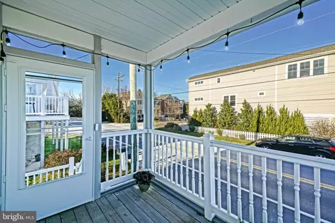 Exterior - 100 Cedar St, Lewes, DE 19958 photo 2 of 9