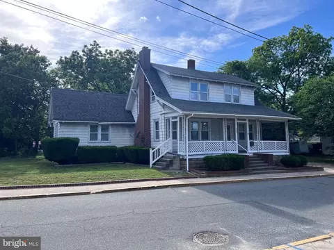 Exterior - 402 Willow St, Laurel, DE 19956 photo 3 of 5