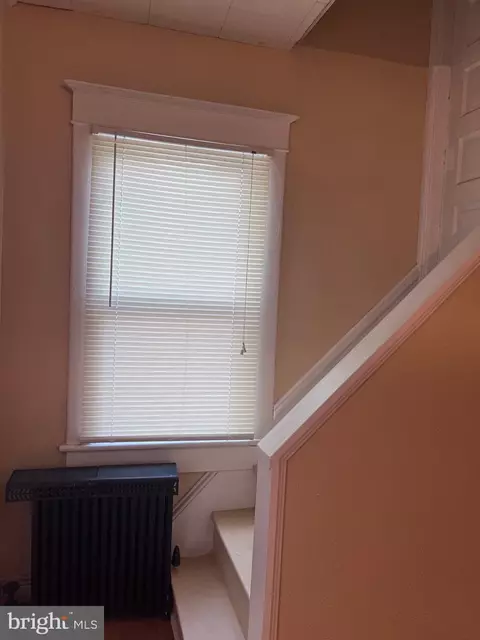 Entry Way - 402 Willow St, Laurel, DE 19956 photo 4 of 6