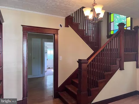 Entry Way - 402 Willow St, Laurel, DE 19956 photo 1 of 6