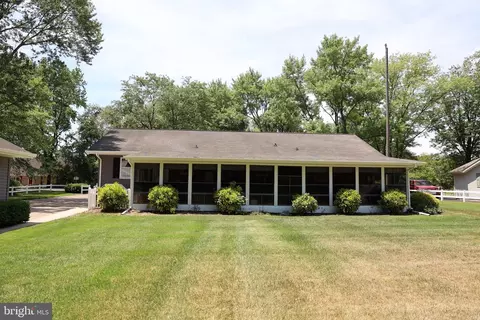 Exterior - 29429 Edgewood Ave, Laurel, DE 19956 photo 3 of 8