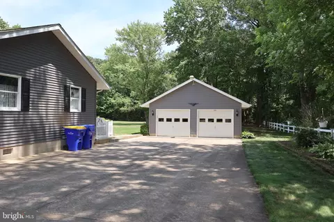 Exterior - 29429 Edgewood Ave, Laurel, DE 19956 photo 5 of 8
