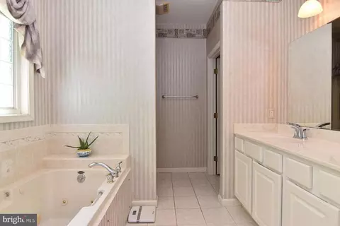 Bath - 30849 Old Landing Rd, Laurel, DE 19956 photo 2 of 2